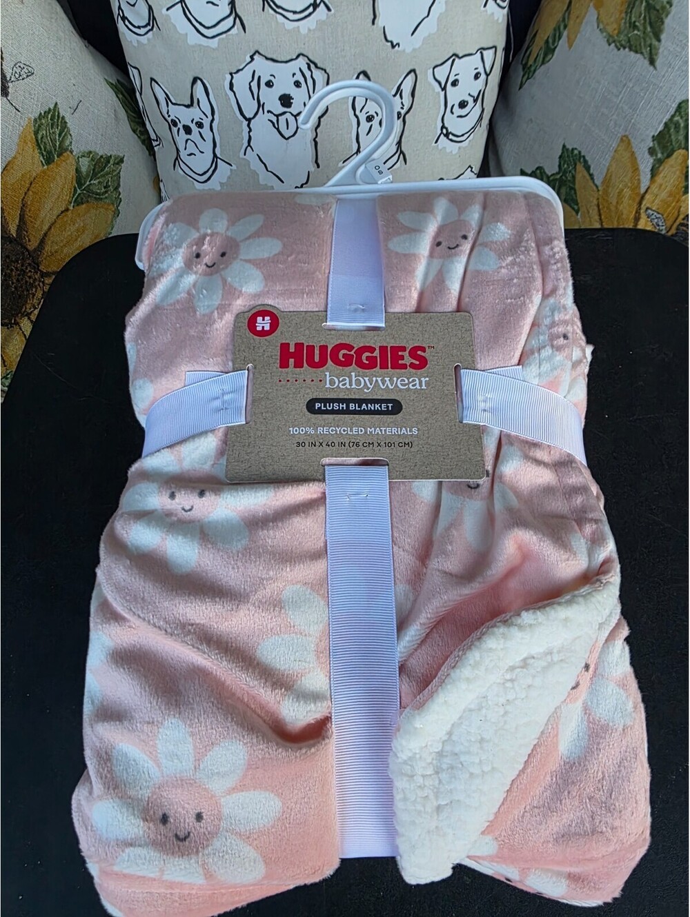 Huggies Plush Blanket 30" x 40 Pink White Flower Design Babywear Thick Cozy Soft